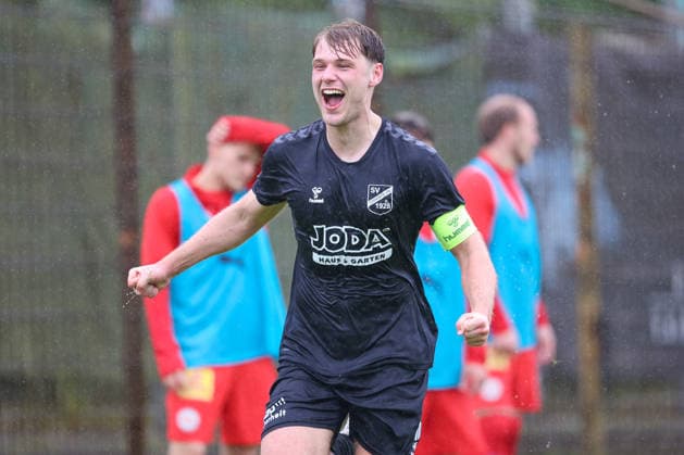 Goalscorer Mats Klüver SV Todesfelde, 10 with goal celebration, cheering, jubilant, optimistic, match scene, highlight, joy about the goal to 0 1, 07 06 2026, Bremen Germany , football, promotion round Regionalliga Nord, 1 FC Germania Egestorf Langreder SV Todesfelde xobx