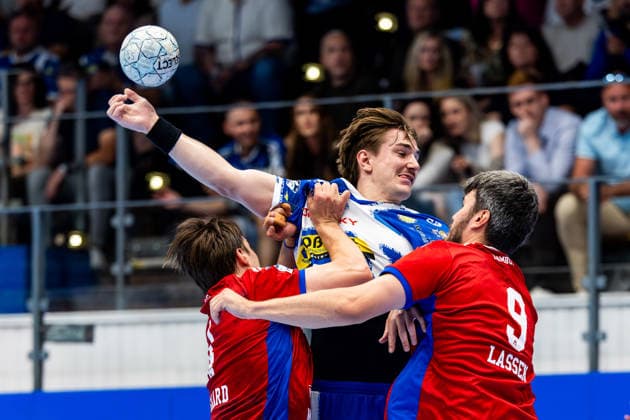 07 06 2026, GER, Handball, Men, Season 25 26, Daikin 1 Bl, 34 Matchday, ThSV Eisenach HSV Hamburg Handball Sport Verein Hamburg Jacob Arenth Lassen Handball Sport Verein Hamburg , Felix Aellen ThSV Eisenach,22 , Andreas Magaard Handball Sport Verein Hamburg 99817 Eisenach Werner Assmann Halle Am Sportp Thueringen Germany