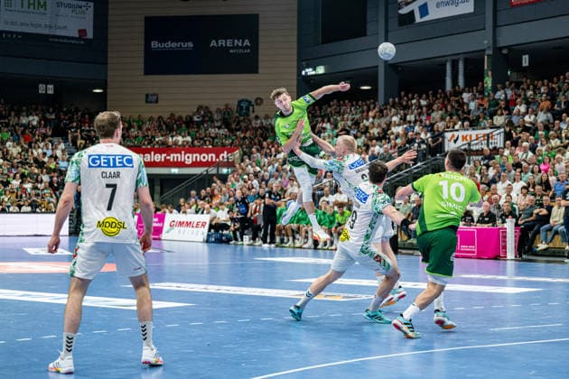 Handball Bundesliga HSG Wetzlar SC Magdeburg, 07 06 26 Niklas Theiß HSG Wetzlar, 9 , Magnus Saugstrup SC Magdeburg, 23 , Elvar Oern Jonsson SC Magdeburg, 19 , Josip Simic HSG Wetzlar, 10 , Felix Claar SC Magdeburg, 7 Handball Bundesliga HSG Wetzlar SC Magdeburg Wetzlar, 07 06 26 Copyright: xBEAUTIFULxSPORTS Roeczeyx