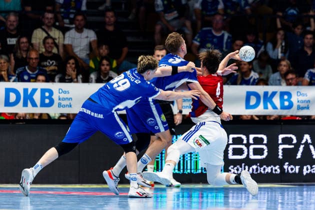 07 06 2026, GER, Handball, Men, Season 25 26, Daikin 1 Bl, 34 Matchday, ThSV Eisenach HSV Hamburg Handball Sport Verein Hamburg Andreas Magaard Handball Sport Verein Hamburg , Oskar Joelsson ThSV Eisenach,3 , Tillman Leu ThSV Eisenach,99 99817 Eisenach Werner Assmann Halle Am Sportp Thueringen Germany