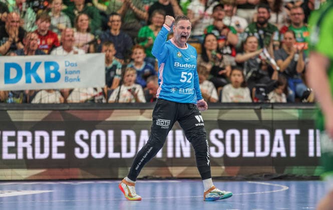 GER, Wetzlar, HSG Wetzlar vs SC Magdeburg, Daikin Handball Bundesliga, Handball, HBL, Season 2025 2026, Buderus Arena Wetzlar, 34 Matchday in picture Andreas Palicka HSG Wetzlar 52 , Parade after goal throw, Cheers, emotions and joy DFB DFL REGULATIONS PROHIBIT ANY USE OF PHOTOGRAPHS AS IMAGE SEQUENCES AND OR QUASI VIDEO, 07 06 2026 Copyright: HMBxMedia HendrikxHamelau