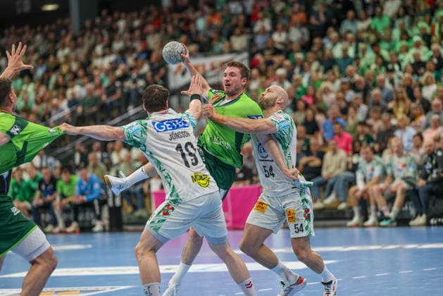 GER, Wetzlar, HSG Wetzlar vs SC Magdeburg, Daikin Handball Bundesliga, Handball, HBL, Season 2025 2026, Buderus Arena Wetzlar, 34 Matchday in picture f l Elvar Örn Jonsson SC Magdeburg 19 , Dominik Mappes HSG Wetzlar 7 DFB DFL REGULATIONS PROHIBIT ANY USE OF PHOTOGRAPHS AS IMAGE SEQUENCES AND OR QUASI VIDEO, 07 06 2026 Copyright: HMBxMedia HendrikxHamelau