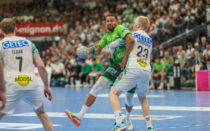 GER, Wetzlar, HSG Wetzlar vs SC Magdeburg, Daikin Handball Bundesliga, Handball, HBL, Season 2025 2026, Buderus Arena Wetzlar, 34 Matchday in picture f l Philipp Ahouansou HSG Wetzlar 19 , Magnus Saugstrup SC Magdeburg 23 DFB DFL REGULATIONS PROHIBIT ANY USE OF PHOTOGRAPHS AS IMAGE SEQUENCES AND OR QUASI VIDEO, 07 06 2026 Copyright: HMBxMedia HendrikxHamelau