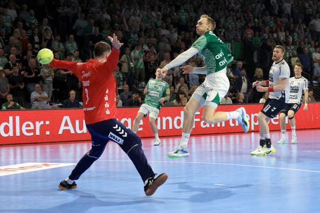 DEU, DHB, 1 HBL, Fuechse Berlin vs Flensburger Handewitt, 07 06 2026, Max Schmeling Halle, Berlin, DEU, DHB, 1 HBL, Fuechse Berlin vs Flensburger Handewitt, in the picture Mathias Gidsel Fuechse Berlin 19 , Benjamin Buric Flensburg Handewitt 1 nordphotoxGmbHx xEngler nph00076