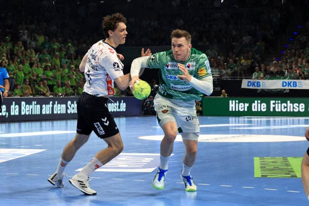 DEU, DHB, 1 HBL, Fuechse Berlin vs Flensburger Handewitt, 07 06 2026, Max Schmeling Halle, Berlin, DEU, DHB, 1 HBL, Fuechse Berlin vs Flensburger Handewitt, in the picture Lasse Andersson Fuechse Berlin 11 , NICLAS KIRKEL¯KKE Flensburg Handewitt 5 nordphotoxGmbHx xEngler nph00076