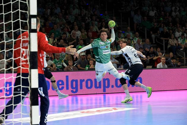 DEU, DHB, 1 HBL, Fuechse Berlin vs Flensburger Handewitt, 07 06 2026, Max Schmeling Halle, Berlin, DEU, DHB, 1 HBL, Fuechse Berlin vs Flensburger Handewitt, in the picture Nils Lichtlein Fuechse Berlin 17 , Lasse Moeller Flensburg Handewitt 64 nordphotoxGmbHx xEngler nph00076