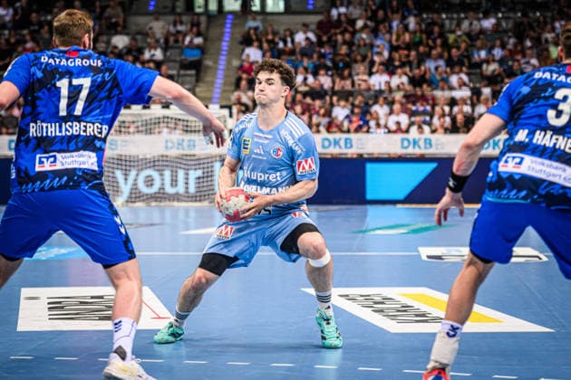 Lucca Bialowas HC Erlangen, 95 ahead of Samuel Roethlisberger TVB Stuttgart, 17 GER, TVB Stuttgart HC Erlangen, DAIKIN HBL, Handball, Bundesliga, Matchday 34, Season 2025 2026, 07 06 2026 GER, TVB Stuttgart HC Erlangen, DAIKIN HBL, Handball, Bundesliga, Matchday 34, Season 2025 2026, 07 06 2026 Stuttgart Copyright: xSandyxDinkelackerx EP_SDR