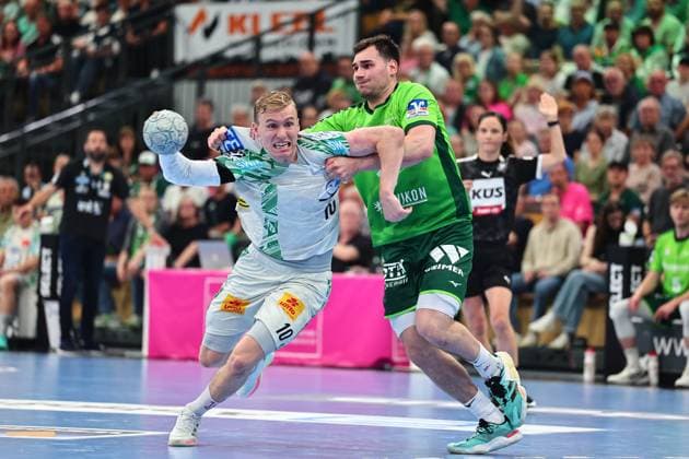 Josip Simic HSG Wetzlar, 10 in duel with Gisli Thorgeir Kristjansson SC Magdeburg, 10 GER, HSG Wetzlar vs SC Magdeburg, Handball, 1 Bundesliga, Matchday 34, Season 2025 2026, 07 06 2026 GER, HSG Wetzlar vs SC Magdeburg, Handball, 1 Bundesliga, Matchday 34, Season 2025 2026, 07 06 2026 Wetzlar Copyright: xEibner-Pressefoto RenexWeissx EP_RWS