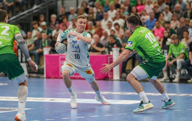 GER, Wetzlar, HSG Wetzlar vs SC Magdeburg, Daikin Handball Bundesliga, Handball, HBL, Season 2025 2026, Buderus Arena Wetzlar, 34 Matchday in the picture from l Gisli Kristjansson SC Magdeburg 10 , Josip Simic HSG Wetzlar 10 DFB DFL REGULATIONS PROHIBIT ANY USE OF PHOTOGRAPHS AS IMAGE SEQUENCES AND OR QUASI VIDEO, 07 06 2026 Copyright: HMBxMedia HendrikxHamelau