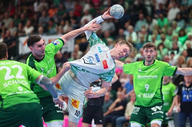Gisli Thorgeir Kristjansson SC Magdeburg, 10 in duel with Josip Simic HSG Wetzlar, 10 GER, HSG Wetzlar vs SC Magdeburg, Handball, 1 Bundesliga, Matchday 34, Season 2025 2026, 07 06 2026 GER, HSG Wetzlar vs SC Magdeburg, Handball, 1 Bundesliga, Matchday 34, Season 2025 2026, 07 06 2026 Wetzlar Copyright: xEibner-Pressefoto RenexWeissx EP_RWS