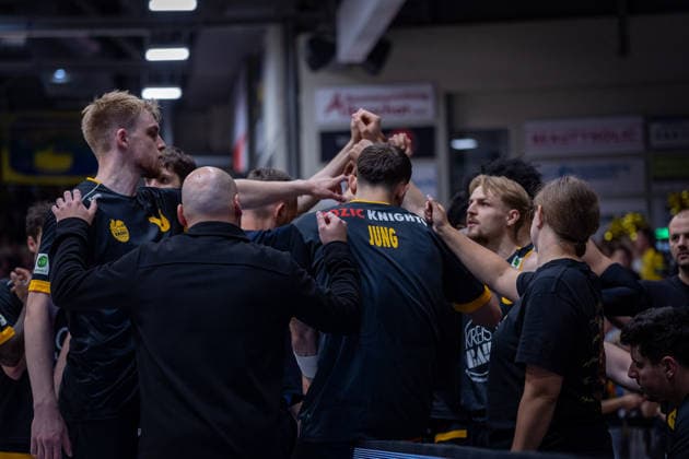 The Bozic Knights team is ready for the final GER, Phoenix Hagen vs Bozic Estriche Knights Kirchheim, BARMER 2 Basketball Bundesliga, Playoffs Final Game 2, Season 2025 2026, 07 06 2026 GER, Phoenix Hagen vs Bozic Estriche Knights Kirchheim, BARMER 2 Basketball Bundesliga, Playoffs Final Game 2, Season 2025 2026, 07 06 2026 Hagen Copyright: xEibner-Pressefoto NinaxSanderx EP_NSR