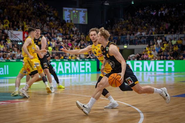 Bjarne Kraushaar Phoenix Hagen, 04 Lucas Mayer Bozic Estriche Knights Kirchheim, 08 GER, Phoenix Hagen vs Bozic Estriche Knights Kirchheim, BARMER 2 Basketball Bundesliga, Playoffs Final Game 2, Season 2025 2026, 07 06 2026 GER, Phoenix Hagen vs Bozic Estriche Knights Kirchheim, BARMER 2 Basketball Bundesliga, Playoffs Final Game 2, Season 2025 2026, 07 06 2026 Hagen Copyright: xEibner-Pressefoto NinaxSanderx EP_NSR