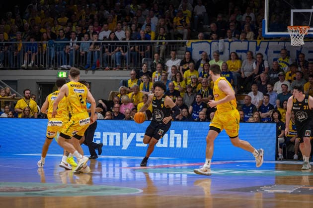 Dennis Nawrocki Phoenix Hagen, 02 Tylan James Pope Bozic Estriche Knights Kirchheim, 09 Tim Uhlemann Phoenix Hagen, 21 GER, Phoenix Hagen vs Bozic Estriche Knights Kirchheim, BARMER 2 Basketball Bundesliga, Playoffs Final Game 2, Season 2025 2026, 07 06 2026 GER, Phoenix Hagen vs Bozic Estriche Knights Kirchheim, BARMER 2 Basketball Bundesliga, Playoffs Final Game 2, Season 2025 2026, 07 06 2026 Hagen Copyright: xEibner-Pressefoto NinaxSanderx EP_NSR