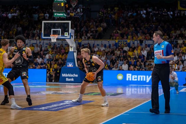 Lucas Mayer Bozic Estriche Knights Kirchheim, 08 GER, Phoenix Hagen vs Bozic Estriche Knights Kirchheim, BARMER 2 Basketball Bundesliga, Playoffs Final Game 2, Season 2025 2026, 07 06 2026 GER, Phoenix Hagen vs Bozic Estriche Knights Kirchheim, BARMER 2 Basketball Bundesliga, Playoffs Final Game 2, Season 2025 2026, 07 06 2026 Hagen Copyright: xEibner-Pressefoto NinaxSanderx EP_NSR
