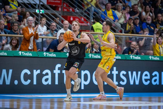 Lucas Mayer Bozic Estriche Knights Kirchheim, 08 Marcus Henri Graves Phoenix Hagen, 00 GER, Phoenix Hagen vs Bozic Estriche Knights Kirchheim, BARMER 2 Basketball Bundesliga, Playoffs Final Game 2, Season 2025 2026, 07 06 2026 GER, Phoenix Hagen vs Bozic Estriche Knights Kirchheim, BARMER 2 Basketball Bundesliga, Playoffs Final Game 2, Season 2025 2026, 07 06 2026 Hagen Copyright: xEibner-Pressefoto NinaxSanderx EP_NSR