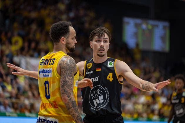 Marcus Henri Graves Phoenix Hagen, 00 Gian Bahattin Aydinoglu Bozic Estriche Knights Kirchheim, 04 GER, Phoenix Hagen vs Bozic Estriche Knights Kirchheim, BARMER 2 Basketball Bundesliga, Playoffs Final Game 2, Season 2025 2026, 07 06 2026 GER, Phoenix Hagen vs Bozic Estriche Knights Kirchheim, BARMER 2 Basketball Bundesliga, Playoffs Final Game 2, Season 2025 2026, 07 06 2026 Hagen Copyright: xEibner-Pressefoto NinaxSanderx EP_NSR