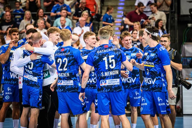 Team circle, team spirit, jubilation and joy after home win against HC Erlangen GER, TVB Stuttgart HC Erlangen, DAIKIN HBL, Handball, Bundesliga, Matchday 34, Season 2025 2026, 07 06 2026 GER, TVB Stuttgart HC Erlangen, DAIKIN HBL, Handball, Bundesliga, Matchday 34, Season 2025 2026, 07 06 2026 Stuttgart Copyright: xSandyxDinkelackerx EP_SDR