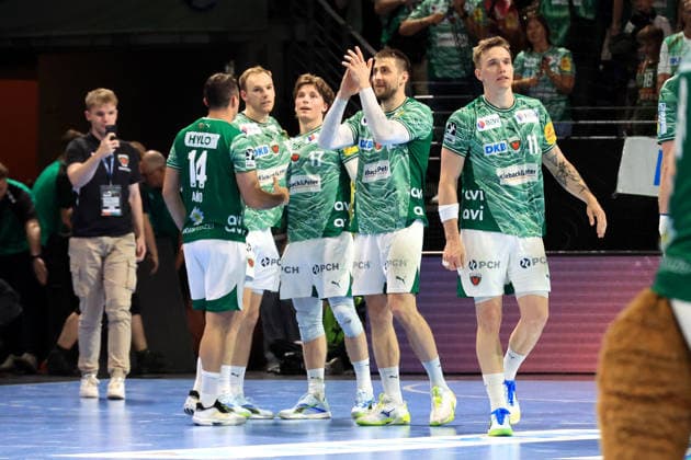 DEU, DHB, 1 HBL, Fuechse Berlin vs Flensburger Handewitt, 07 06 2026, Max Schmeling Halle, Berlin, DEU, DHB, 1 HBL, Fuechse Berlin vs Flensburger Handewitt, in the picture Fuechse player circle, Mathias Gidsel Fuechse Berlin 19 , Lasse Andersson Fuechse Berlin 11 nordphotoxGmbHx xEngler nph00076