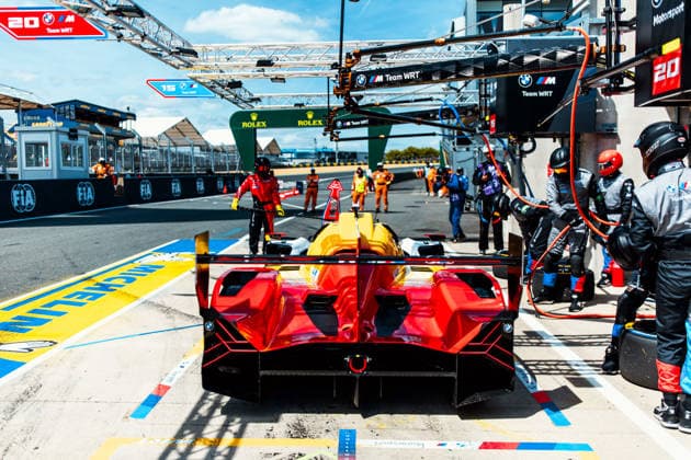 24 HEURES DU MANS 2026 - CITY CENTRE PARADE 20 FRIJNS Robin (nld), RAST Renà (ger), VAN DER LINDE Sheldon (zaf), BMW M Team WRT, BMW M Hybrid V8 20, Hypercar, action during the City Center Parade of the 24 Hours of Le Mans 2026, 3rd round of the 2026 FIA World Endurance Championship, on June 6, 2026 in Le Mans, France - Copyright: xDPPIx