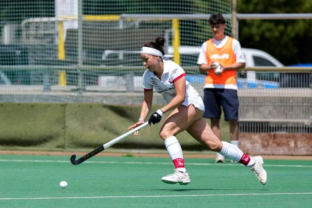 Antonia Landgrebe TSVMH, 16 , on the ball, cropped, full body, single image, single photo, action, action, 07 06 2026, Mannheim Germany , Hockey, 2 Bundesliga, Group South, Women, TSV Mannheim Nürnberger HTC xozx