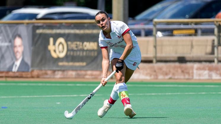 Kira Elena Schanzenbecher TSVMH, 41, Captain, on the ball, cropped, full body, single picture, single photo, action, action, 07 06 2026, Mannheim Germany , Hockey, 2 Bundesliga, Group South, Women, TSV Mannheim Nürnberger HTC xozx