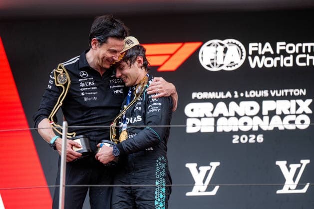 Toto Wolff Mercedes AMG Petronas F1 Team, Team Principal , Andrea Kimi Antonelli Mercedes AMG Petronas F1 Team, Italy, 12 cheering on the podium at the podium ceremony for the victory, MCO, Formula 1 World Championship, Monaco Grand Prix, Monte Carlo, Race, 2026 season, 07 06 2026 MCO, Formula 1 World Championship, Monaco Grand Prix, Monte Carlo, Race, 2026 season, 07 06 2026 Monte Carlo Copyright: xEibner-Pressefoto Memmlerx EP_MMR