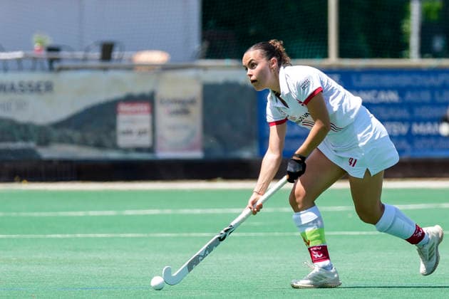 Kira Elena Schanzenbecher TSVMH, 41, Captain, on the ball, cropped, full body, single picture, single photo, action, action, 07 06 2026, Mannheim Germany , Hockey, 2 Bundesliga, Group South, Women, TSV Mannheim Nürnberger HTC xozx