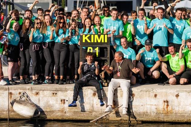 Andrea Kimi Antonelli Mercedes AMG Petronas F1 Team, 12 celebrates victory with his team, Monaco Grand Prix, Motorsport, Formula 1, 2026 season, 07 06 2026 Monaco Grand Prix, Motorsport, Formula 1, 2026 season, 07 06 2026 Copyright: xEibner-Pressefoto AlexanderxNeisx EP_ANS