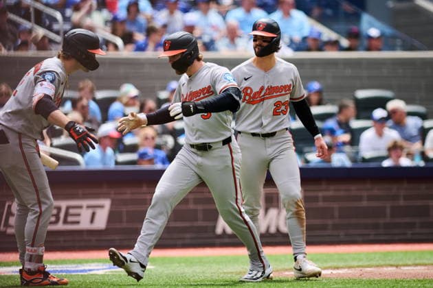June 7, 2026, Toronto, On, Canada: Baltimore Orioles Taylor Ward (3), centre, celebrates his two run home run with Baltimore Orioles Blaze Alexander (23), right, against the Toronto Blue Jays during fifth inning MLB, Baseball Herren, USA baseball action in Toronto, on Sunday, June 7, 2026. Canada News - June 7, 2026 - ZUMAc35_ 20260607_zaf_c35_010 Copyright: xSammyxKoganx