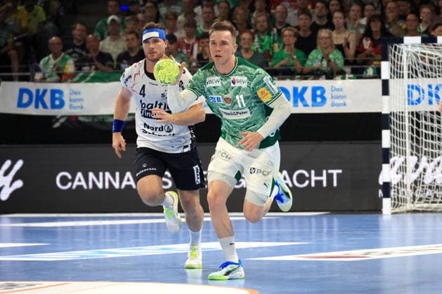 DEU, DHB, 1 HBL, Fuechse Berlin vs Flensburg Handewitt, 07 06 2026, Max Schmeling Halle, Berlin, DEU, DHB, 1 HBL, Fuechse Berlin vs Flensburg Handewitt, in the picture Lasse Andersson Fuechse Berlin 11 , Johannes Golla Flensburg Handewitt 4 nordphotoxGmbHx xEngler nph00076