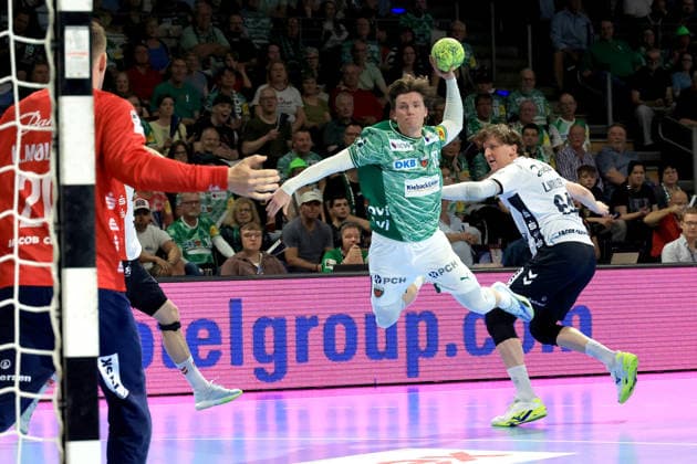 DEU, DHB, 1 HBL, Fuechse Berlin vs Flensburg Handewitt, 07 06 2026, Max Schmeling Halle, Berlin, DEU, DHB, 1 HBL, Fuechse Berlin vs Flensburg Handewitt, in the picture Nils Lichtlein Fuechse Berlin 17 , Lasse Moeller Flensburg Handewitt 64 , Kevin Moeller Flensburg Handewitt 20 nordphotoxGmbHx xEngler nph00076