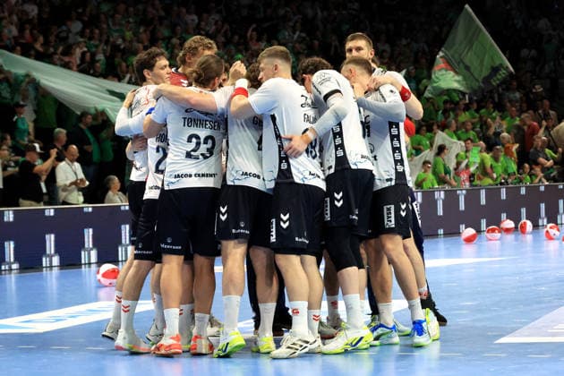DEU, DHB, 1 HBL, Fuechse Berlin vs Flensburg Handewitt, 07 06 2026, Max Schmeling Halle, Berlin, DEU, DHB, 1 HBL, Fuechse Berlin vs Flensburg Handewitt, in the picture Flensburg players circle nordphotoxGmbHx xEngler nph00076