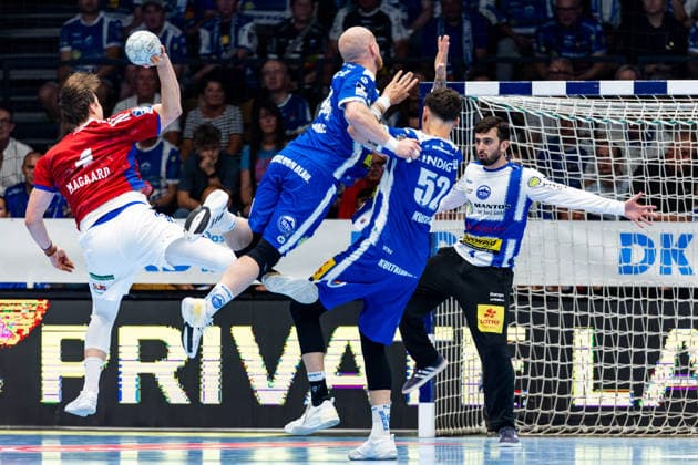 07 06 2026, GER, Handball, Men, Season 25 26, Daikin 1 Bl, 34 Matchday, ThSV Eisenach HSV Hamburg Handball Sport Verein Hamburg Andreas Magaard Handball Sport Verein Hamburg , Peter Walz ThSV Eisenach,14 , Justin Kurch ThSV Eisenach,52 99817 Eisenach Werner Assmann Halle Am Sportp Thueringen Germany