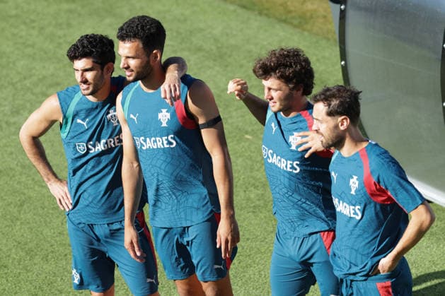 Training of the Portuguese national football team in the football city of Oeiras Portugal, June 8, 2026, in Alges, Portugal Goncalo Guedes Portugal ,19 , Goncalo Ramos Portugal ,9 , Joao Neves Portugal ,15 , Bernardo Silva Portugal ,10 Copyright: HMBxMedia FernandoxSoares