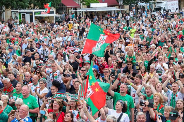 08 06 2026 ,xgox, Handball Daikin HBL, Reception and celebration at the town hall with the SC Magdeburg emspor, v l symbol photo, symbol image, icon, fans, spectators, audience, Magdeburg Magdeburg