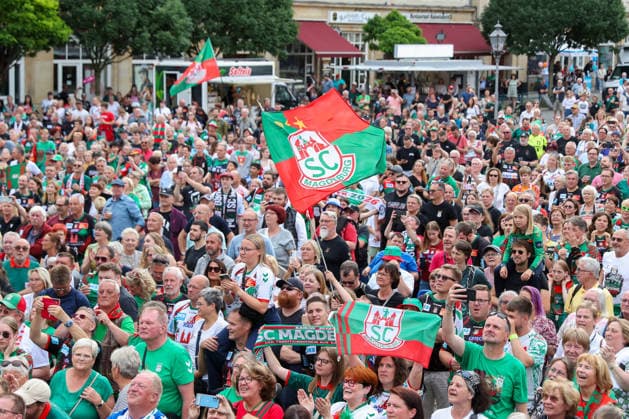 08 06 2026 ,xgox, Handball Daikin HBL, Reception and celebration at the town hall with the SC Magdeburg emspor, v l symbol photo, symbol image, icon, fans, spectators, audience, Magdeburg Magdeburg