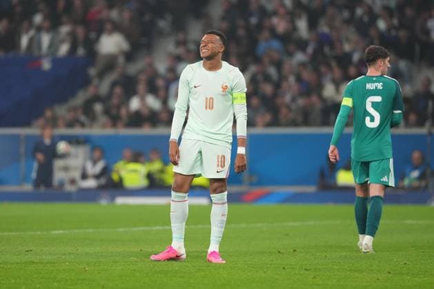 Kylian Mbappe of France reacts after a missed chance France v Northern Ireland, International Friendly, Länderspiel, Nationalmannschaft Football, Decathlon Arena Stade Pierre-Mauroy, Lille, France - 08 Jun 2026Lille Decathlon Arena Stade Pierre-Mau France EDITORIAL USE ONLY No use with unauthorised audio, video, data, fixture lists, club league logos or live services. Online in-match use limited to 120 images, no video emulation. No use in betting, games or single club league player publications. Copyright: xDavexWinter Shutterstockx 16912920bi