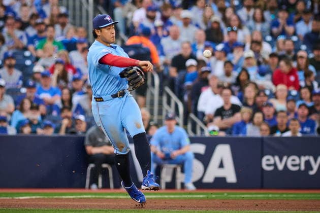 June 8, 2026, Toronto, On, Canada: Toronto Blue Jays Kazuma Okamoto (7) makes a throw to second during fourth inning MLB, Baseball Herren, USA baseball action against the Philadelphia Phillies, in Toronto, on Monday, June 8, 2026. Canada News - June 8, 2026 - ZUMAc35_ 20260608_zaf_c35_248 Copyright: xSammyxKoganx