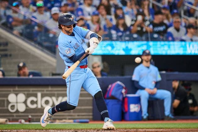 June 8, 2026, Toronto, On, Canada: Toronto Blue Jays Ernie Clement (22) hits a home run against the Philadelphia Phillies during fifth inning MLB, Baseball Herren, USA baseball action in Toronto, on Monday, June 8, 2026. Canada News - June 8, 2026 - ZUMAc35_ 20260608_zaf_c35_249 Copyright: xSammyxKoganx