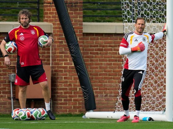 Stefan Wessels Germany, goalkeeper coach and Oliver Baumann Germany, 12 takes part in the first training session of the German national team at the training camp in North Carolina USA, German national soccer team, Base Camp, Winston Salem, 08 06 2026 USA, German national soccer team, Base Camp, Winston Salem, 08 06 2026 Winston Salem Copyright: xEibner-Pressefoto ScottxColemanx EP_SCN