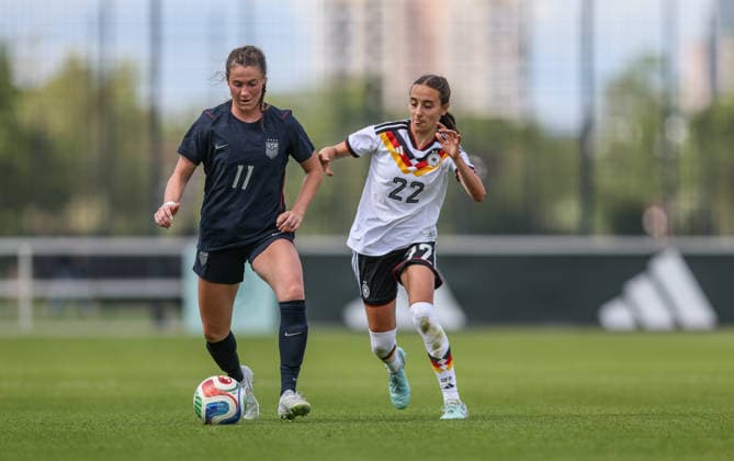 GER, Frankfurt, Germany U19 vs USA U19 friendly match, Football, DFB, Season 2025 2026, DFB Campus, second match in picture from l Olivia Stafford USA U19 Women 11 , Emma Memminger Germany U19 Women 22 , duel DFB DFL REGULATIONS PROHIBIT ANY USE OF PHOTOGRAPHS AS IMAGE SEQUENCES AND OR QUASI VIDEO, 09 06 2026 Copyright: HMBxMedia HendrikxHamelau