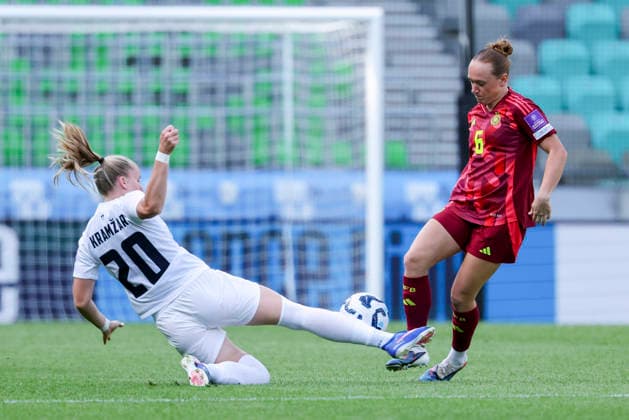 Ziva Rakovec Slovenia and Lisanne Graewe Germany battle for the ball, FIFA Women s World Cup 2027 Qualifier, Slovenia v Germany, Stadion Stozice on June 09, 2026 in Ljubljana, Slovenia Photo by Marco Steinbrenner DeFodi Images Ziva Rakovec Slovenia and Lisanne Graewe Germany battle for the ball, FIFA Women s World Cup 2027 Qualifier, Slovenia v Germany, Stadion Stozice, June 9, 2026 in Ljubljana, Slovenia Photo by Marco Steinbrenner DeFodi Images