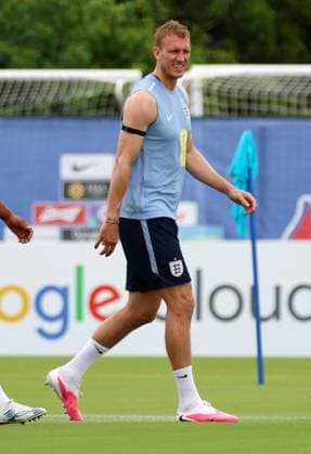 Dan Burn during a training session England Team Training, 2026 FIFA World Cup, WM, Weltmeisterschaft, Fussball Football, Palm Beach Gardens, Palm Beach, Florida, USA - 09 Jun 2026Florida Florida Blue Training Centre United States of America EDITORIAL USE ONLY No use with unauthorised audio, video, data, fixture lists, club league logos or live services. Online in-match use limited to 120 images, no video emulation. No use in betting, games or single club league player publications. Copyright: xChrisxArjoon Shutterstockx 16918901r