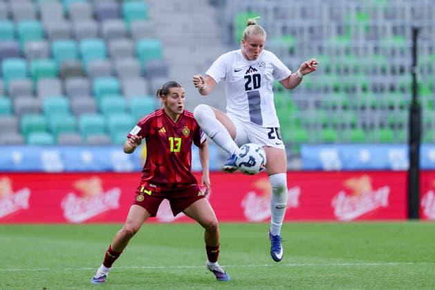 Carlotta Wamser Germany and Ziva Rakovec Slovenia battle for the ball, FIFA Women s World Cup 2027 Qualifier, Slovenia v Germany, Stadion Stozice on June 09, 2026 in Ljubljana, Slovenia Photo by Marco Steinbrenner DeFodi Images Carlotta Wamser Germany and Ziva Rakovec Slovenia battle for the ball, FIFA Women s World Cup 2027 Qualifier, Slovenia v Germany, Stadion Stozice, June 9, 2026 in Ljubljana, Slovenia Photo by Marco Steinbrenner DeFodi Images
