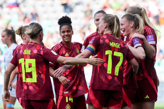 Klara Buehl Germany , Shekiera Martinez Germany , Janina Minge Germany , Sarai Linder Germany and Camilla Kuever Germany cheer, FIFA Women s World Cup 2027 Qualifier, Slovenia v Germany, Stadion Stozice on June 09, 2026 in Ljubljana, Slovenia Photo by Marco Steinbrenner DeFodi Images Klara Buehl Germany , Shekiera Martinez Germany , Janina Minge Germany , Sarai Linder Germany and Camilla Kuever Germany cheer, FIFA Women s World Cup 2027 Qualifier, Slovenia v Germany, Stadion Stozice, June 9, 2026 in Ljubljana, Slovenia Photo by Marco Steinbrenner DeFodi Images