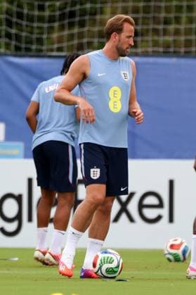 Harry Kane during a training session England Team Training, 2026 FIFA World Cup, WM, Weltmeisterschaft, Fussball Football, Palm Beach Gardens, Palm Beach, Florida, USA - 09 Jun 2026Florida Florida Blue Training Centre United States of America EDITORIAL USE ONLY No use with unauthorised audio, video, data, fixture lists, club league logos or live services. Online in-match use limited to 120 images, no video emulation. No use in betting, games or single club league player publications. Copyright: xChrisxArjoon Shutterstockx 16918901ae