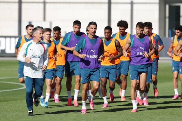 Training of the Portuguese national football team in the football city of Oeiras Portugal, June 9, 2026, in Alges, Portugal Francisco Conceicao Portugal ,26 , Goncalo Inacio Portugal ,14 , Cristiano Ronaldo Portugal ,7 , Nelson Semedo Portugal ,2 , Ruben Dias Portugal ,3 Copyright: HMBxMedia FernandoxSoares