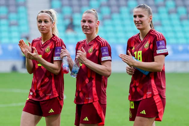 Kathrin Hendrich Germany , Sarai Linder Germany and Melissa Koessler Germany cheer, FIFA Women s World Cup 2027 Qualifier, Slovenia v Germany, Stadion Stozice on June 09, 2026 in Ljubljana, Slovenia Photo by Marco Steinbrenner DeFodi Images Kathrin Hendrich Germany , Sarai Linder Germany and Melissa Koessler Germany cheer, FIFA Women s World Cup 2027 Qualifier, Slovenia v Germany, Stadion Stozice, June 9, 2026 in Ljubljana, Slovenia Photo by Marco Steinbrenner DeFodi Images