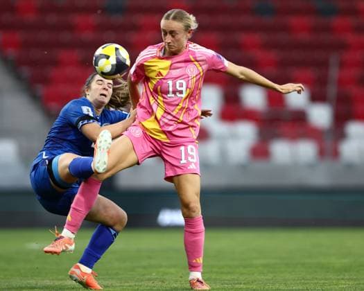 Lauren Davidson of Scotland Women Israel Women v Scotland Women, FIFA 2027 Women s World Cup Qualifying, Football, Bozsnik Arena, Budapest, Hungary - 09 Jun 2026Budapest Bozsnik Arena Hungary EDITORIAL USE ONLY No use with unauthorised audio, video, data, fixture lists, club league logos or live services. Online in-match use limited to 120 images, no video emulation. No use in betting, games or single club league player publications. Copyright: xNikolaxKrstic Shutterstockx 16911191aw