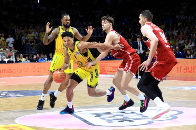 DEU, easyCredit BBL, ALBA vs Bamberg, 09 06 2026, Max Schmeling Halle, Berlin, DEU, easyCredit BBL, ALBA vs Bamberg, pictured Jack Kayil ALBA Berlin 7 , J Wan Roberts ALBA Berlin 13 , Zachary Ensminger Bamberg 1 , Ejifor Onu Bamberg 35 nordphotoxGmbHx xEngler nph00076